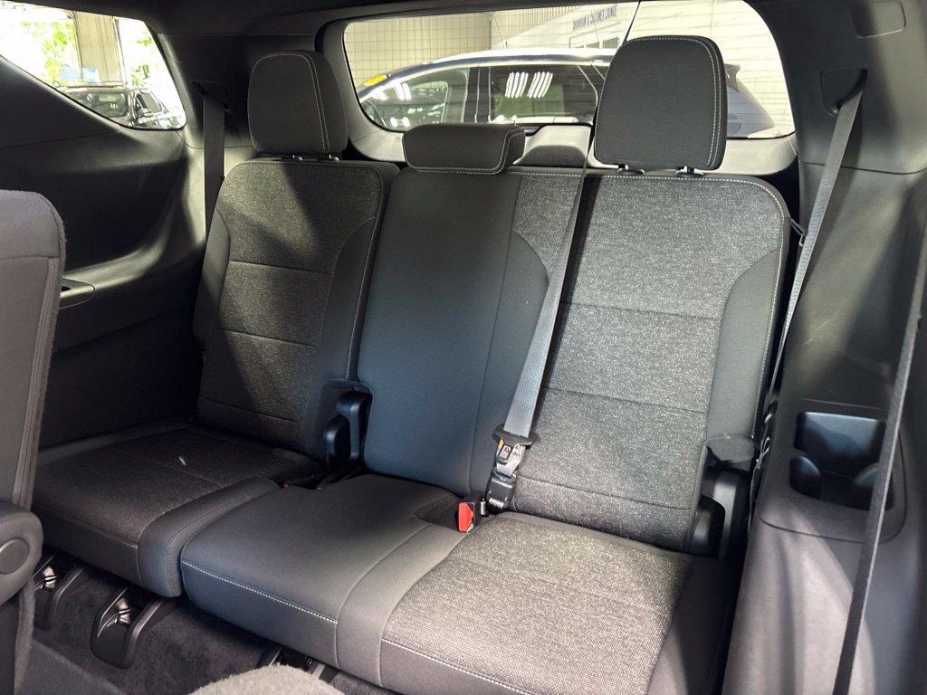 Used 2026 Chevrolet Traverse LT FWD image 46