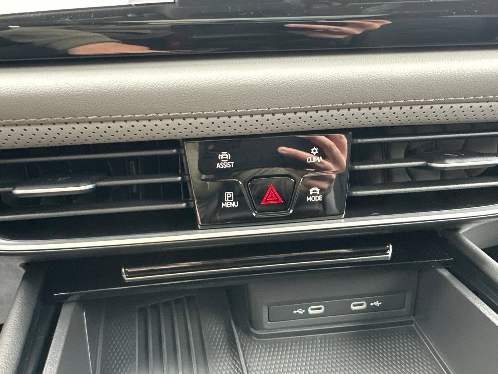 Certified 2026 Volkswagen Atlas Peak Edition AWD/4WD image 69