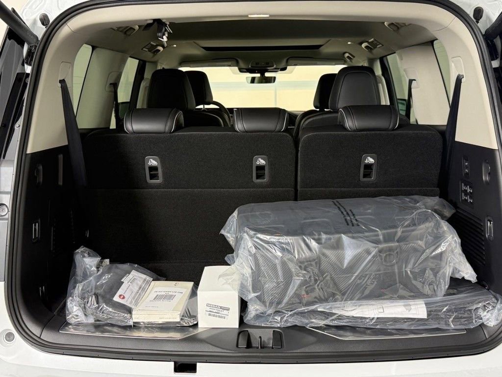 New 2026 INFINITI QX80 Luxe w/ Cargo Package AWD/4WD image 7