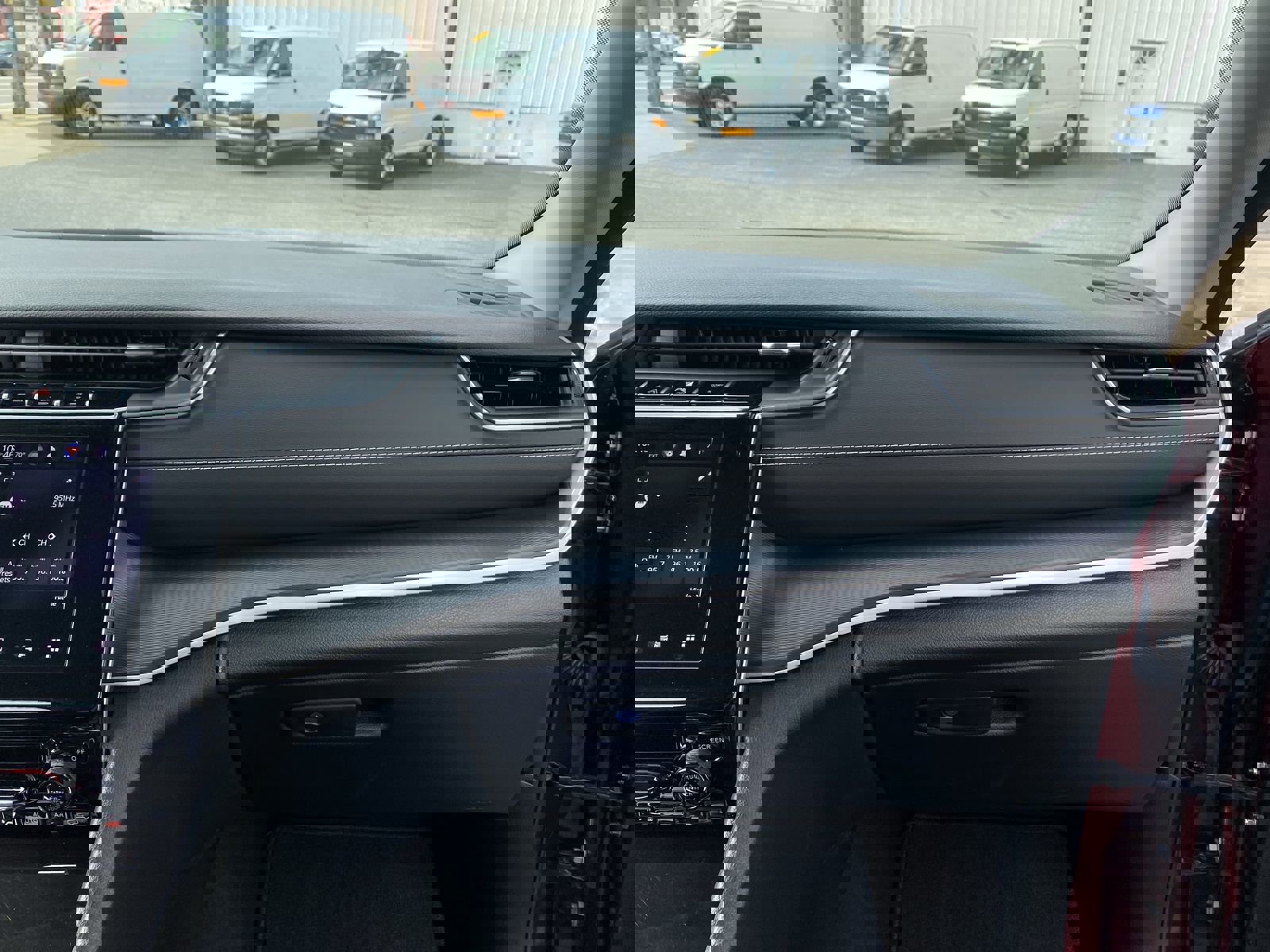 Used 2023 Jeep Grand Cherokee Laredo image 80