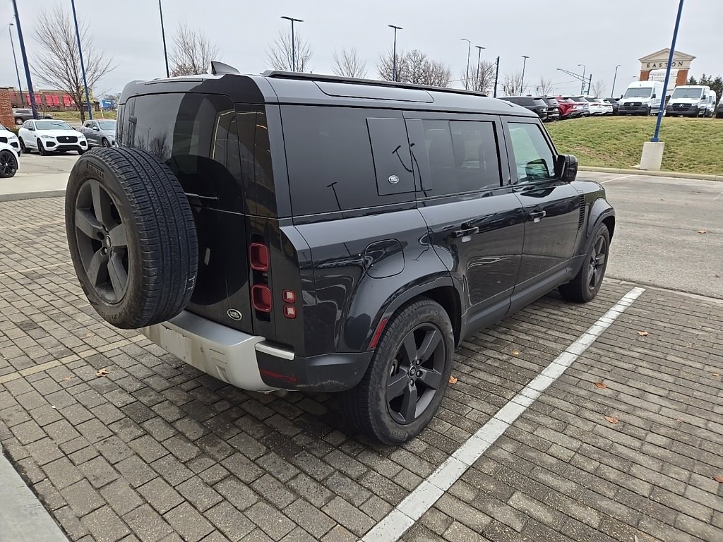 Used 2023 Land Rover Defender 110 S image 5