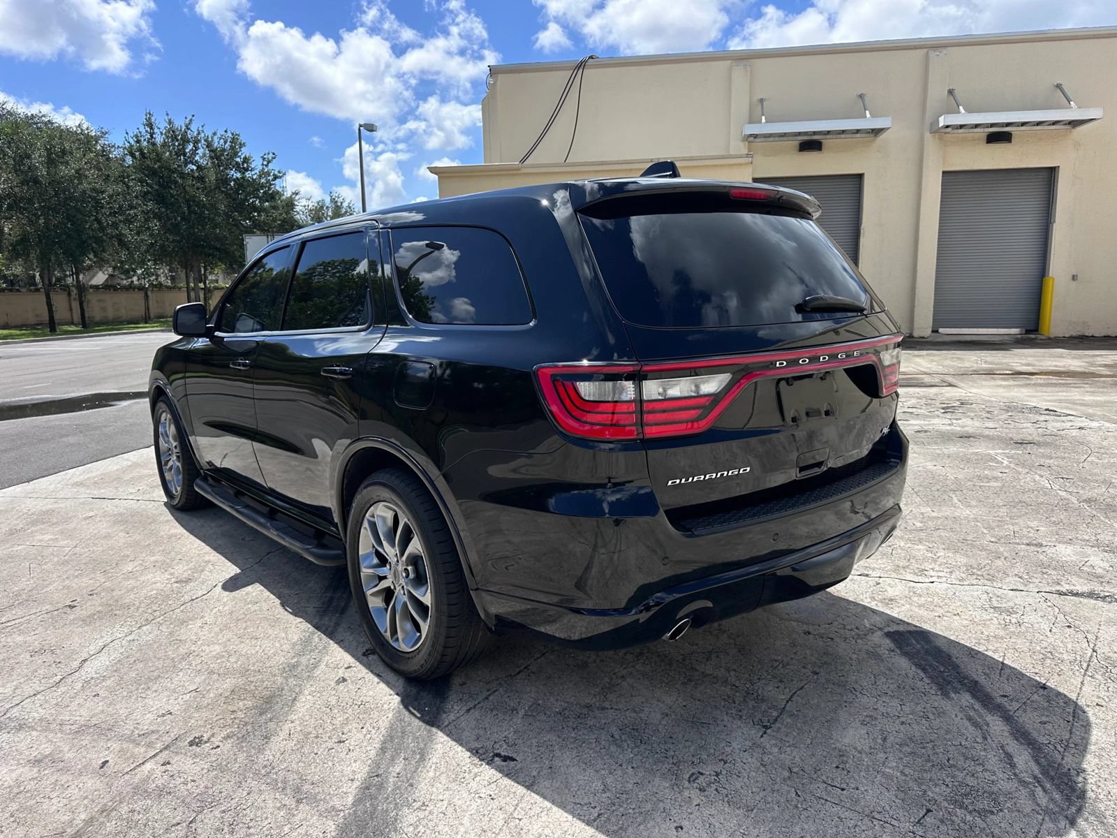 Used 2020 Dodge Durango R/T w/ Technology Group RWD image 7