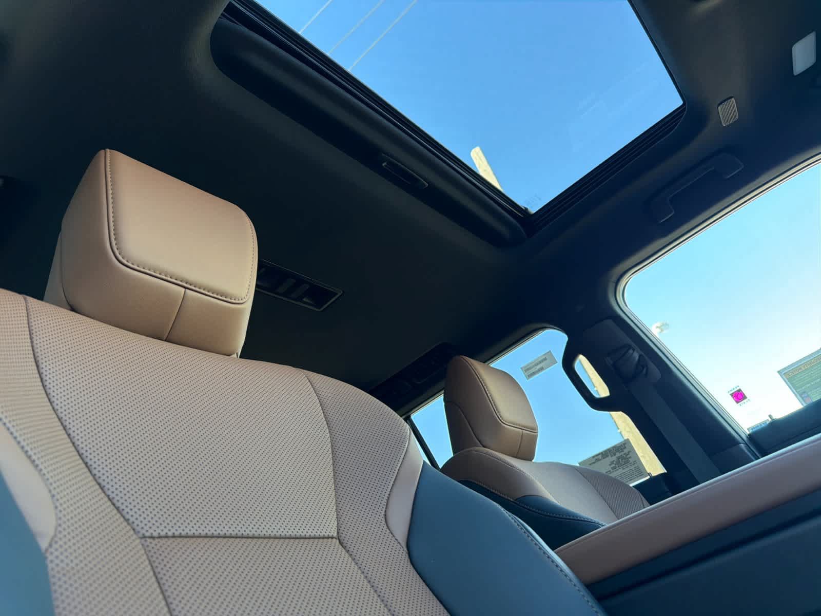 New 2026 Lexus GX 550 w/ Accessory Package (Z1) AWD/4WD image 19