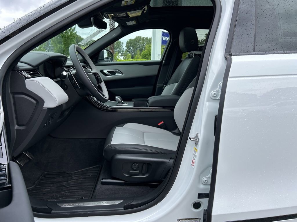 New 2026 Land Rover Range Rover Velar Dynamic SE image 4