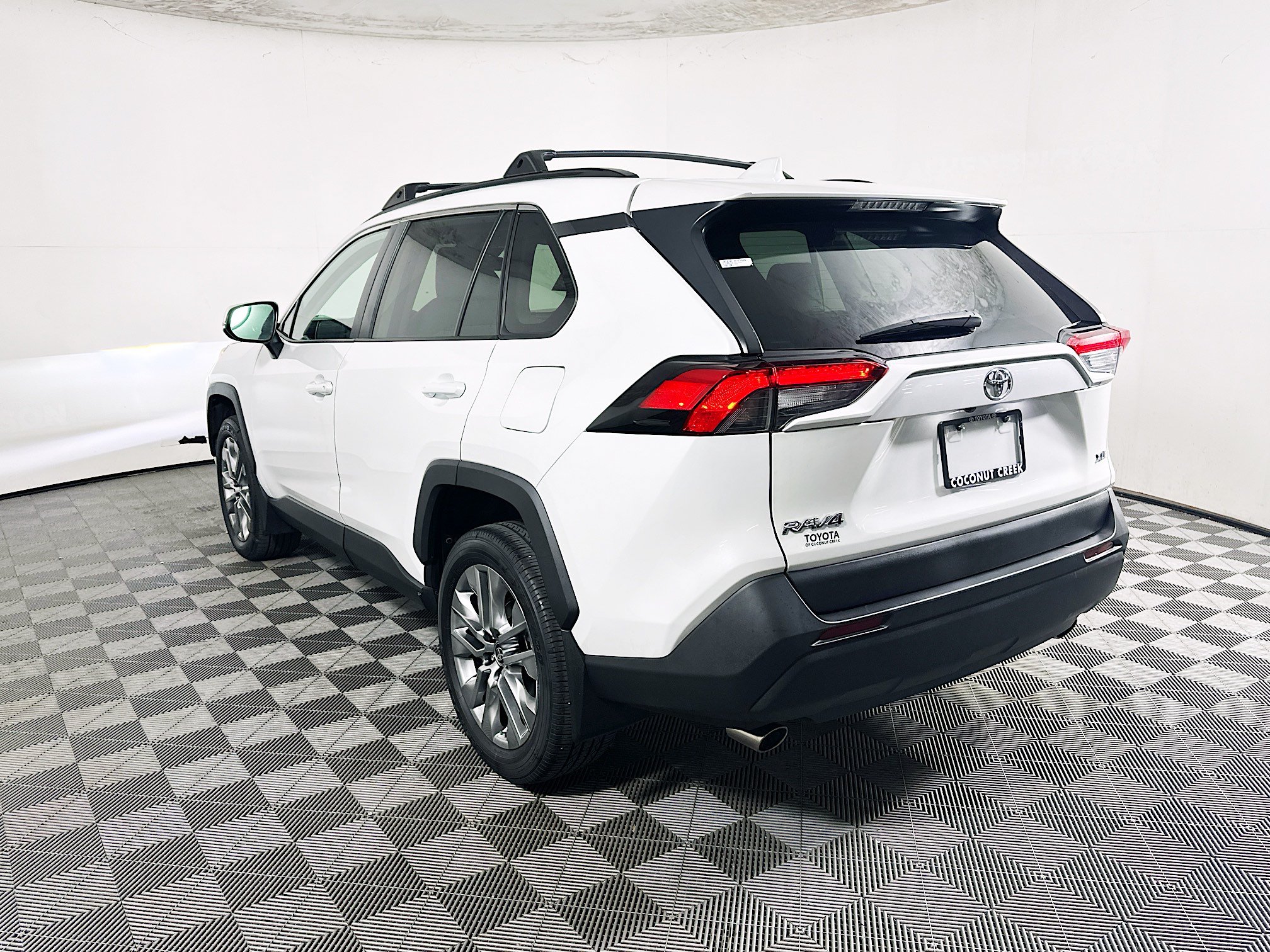 Used 2024 Toyota RAV4 XLE Premium w/ Weather Package FWD image 5