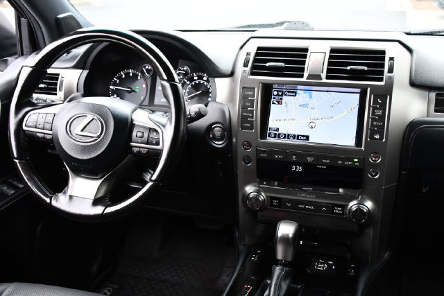 Used 2021 Lexus GX 460 Premium w/ Accessory Package AWD/4WD image 2