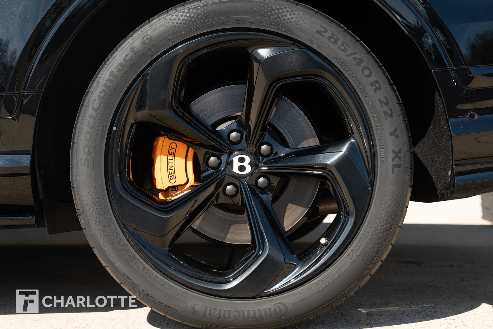 Used 2025 Bentley Bentayga AWD/4WD image 11
