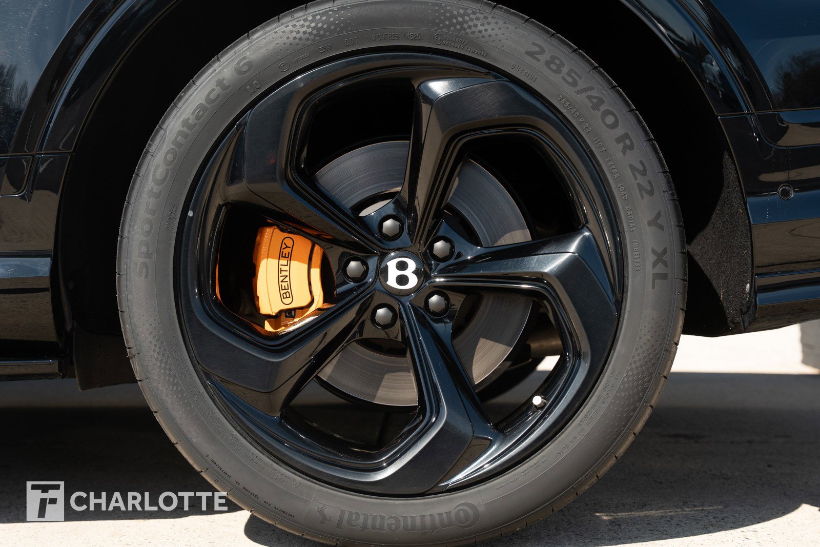 Used 2025 Bentley Bentayga image 11