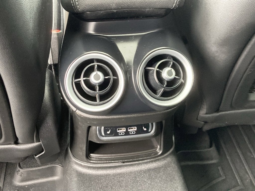 Used 2022 Alfa Romeo Stelvio Veloce image 23