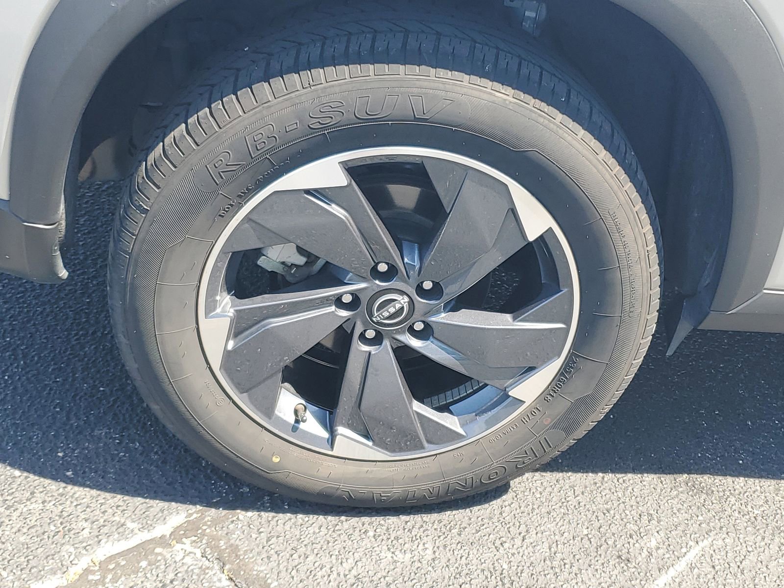 Used 2024 Nissan Rogue SV FWD image 31