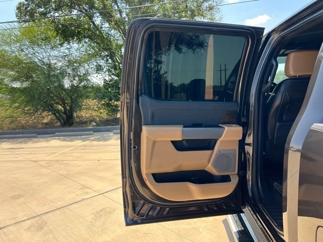 Used 2024 Ford F350 Lariat w/ Chrome Package AWD/4WD image 17