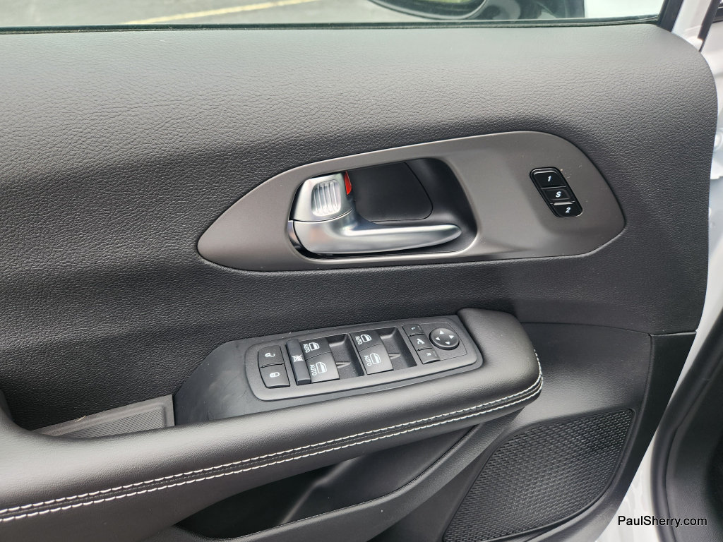 New 2027 Chrysler Pacifica Limited FWD image 22