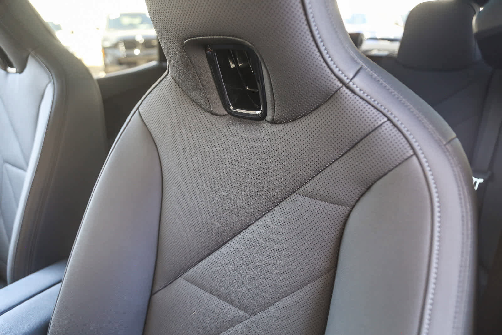 Used 2025 BMW iX xDrive50 image 21