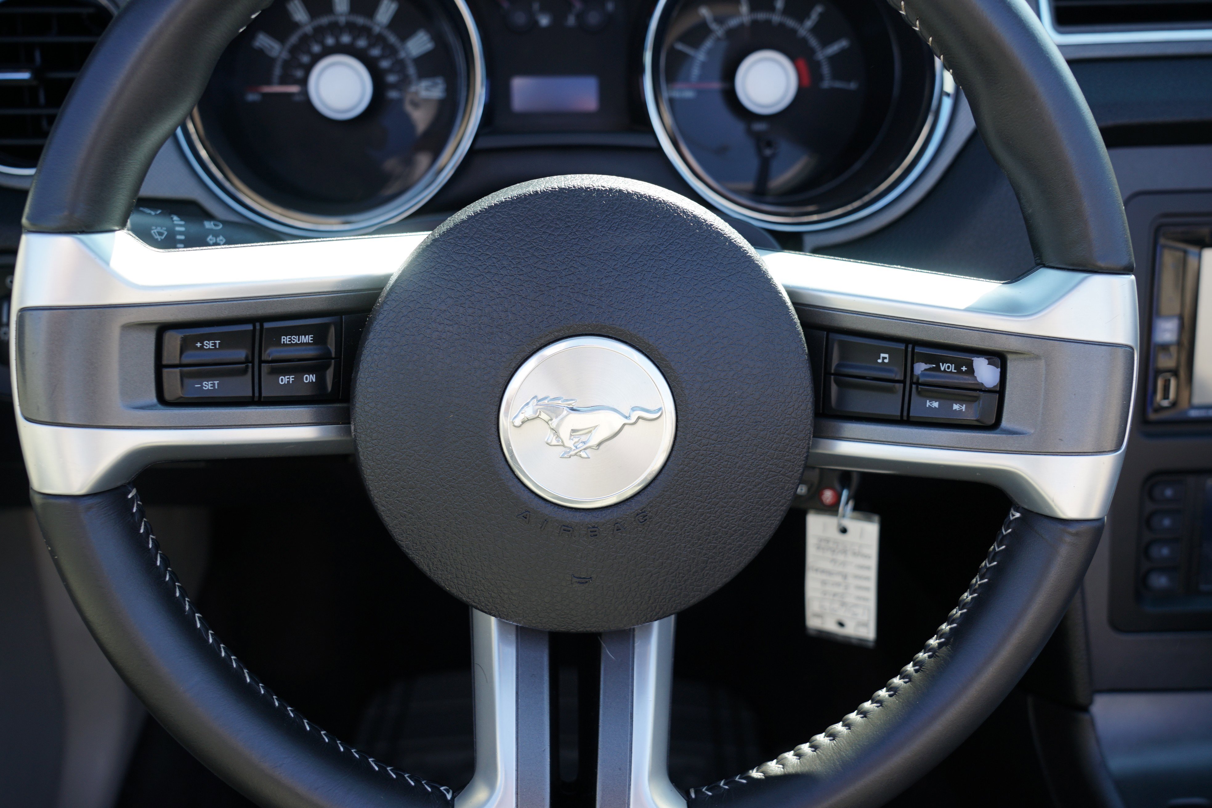 Used 2010 Ford Mustang Convertible image 23