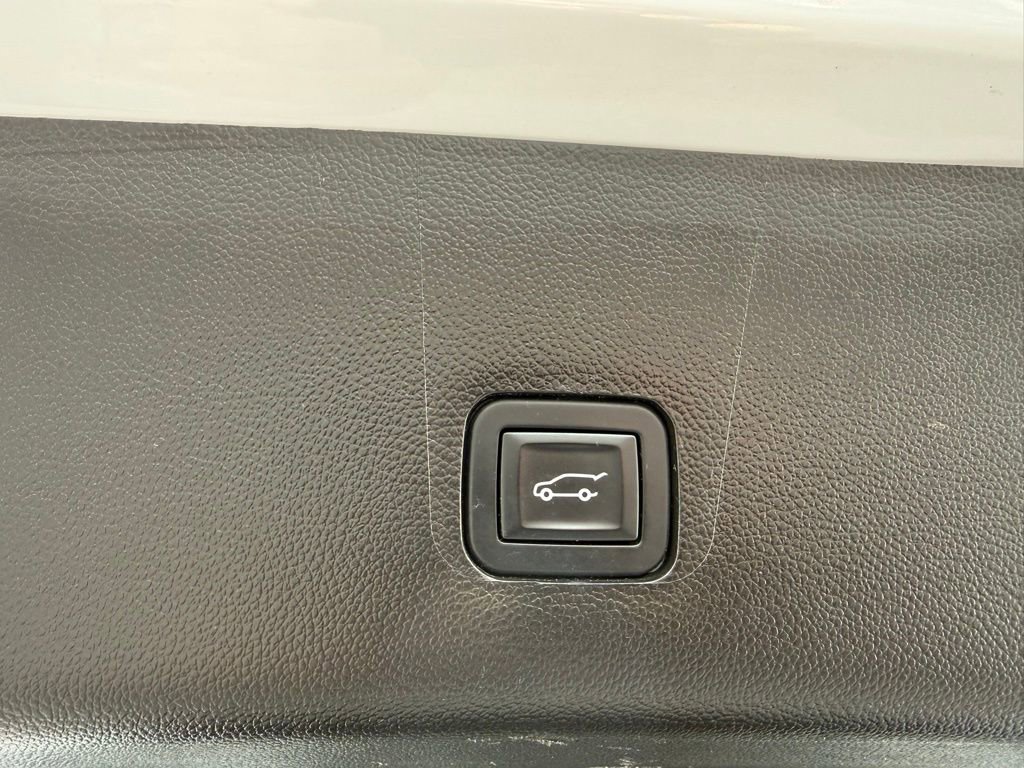 Used 2019 Chevrolet Traverse LT w/ LT Premium Package image 18