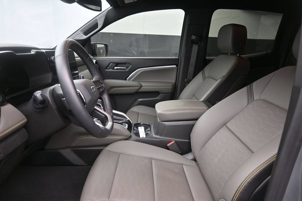 Used 2024 Chevrolet Colorado ZR2 w/ ZR2 Convenience Package III AWD/4WD image 29