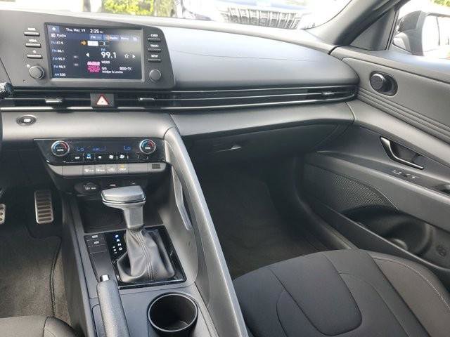 Certified 2025 Hyundai Elantra Sport image 16