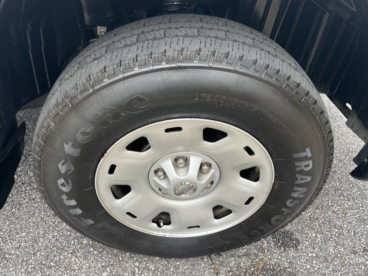 Used 2017 Nissan Titan S image 17