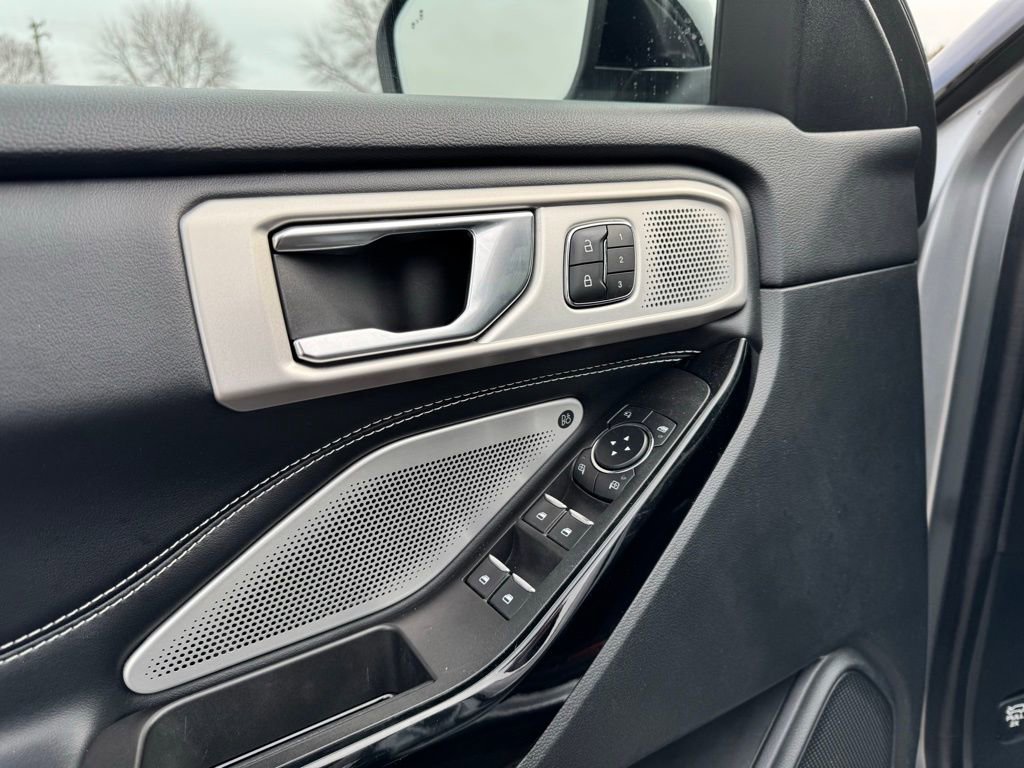 Certified 2022 Ford Explorer ST w/ ST Street Pack image 13