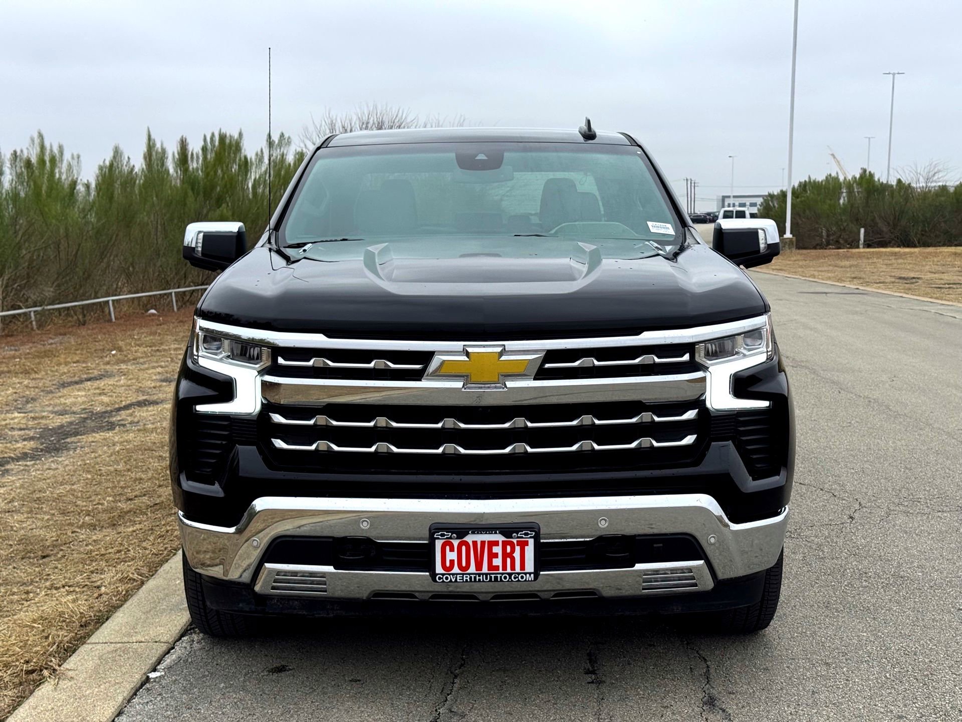 Used 2024 Chevrolet Silverado 1500 LTZ w/ Z71 Off-Road Package image 4