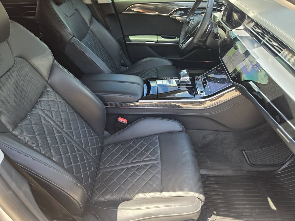 Used 2022 Audi S8 w/ S8 Comfort Plus Package AWD/4WD image 13