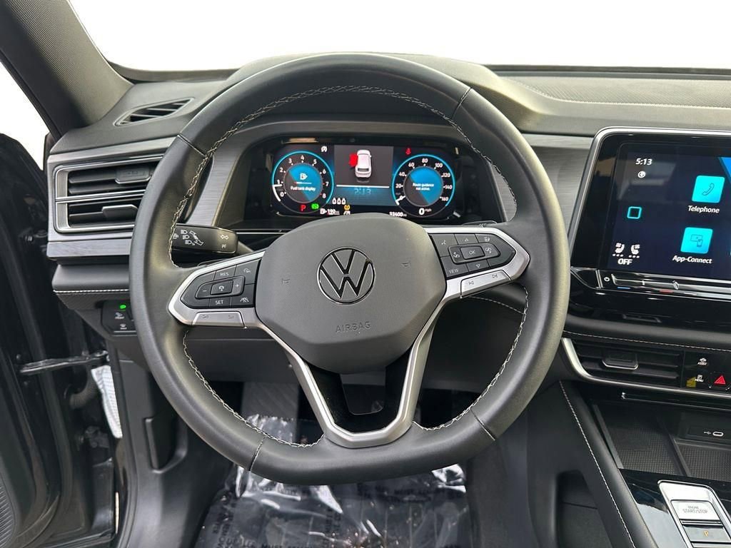 Used 2024 Volkswagen Atlas Cross Sport SE image 12