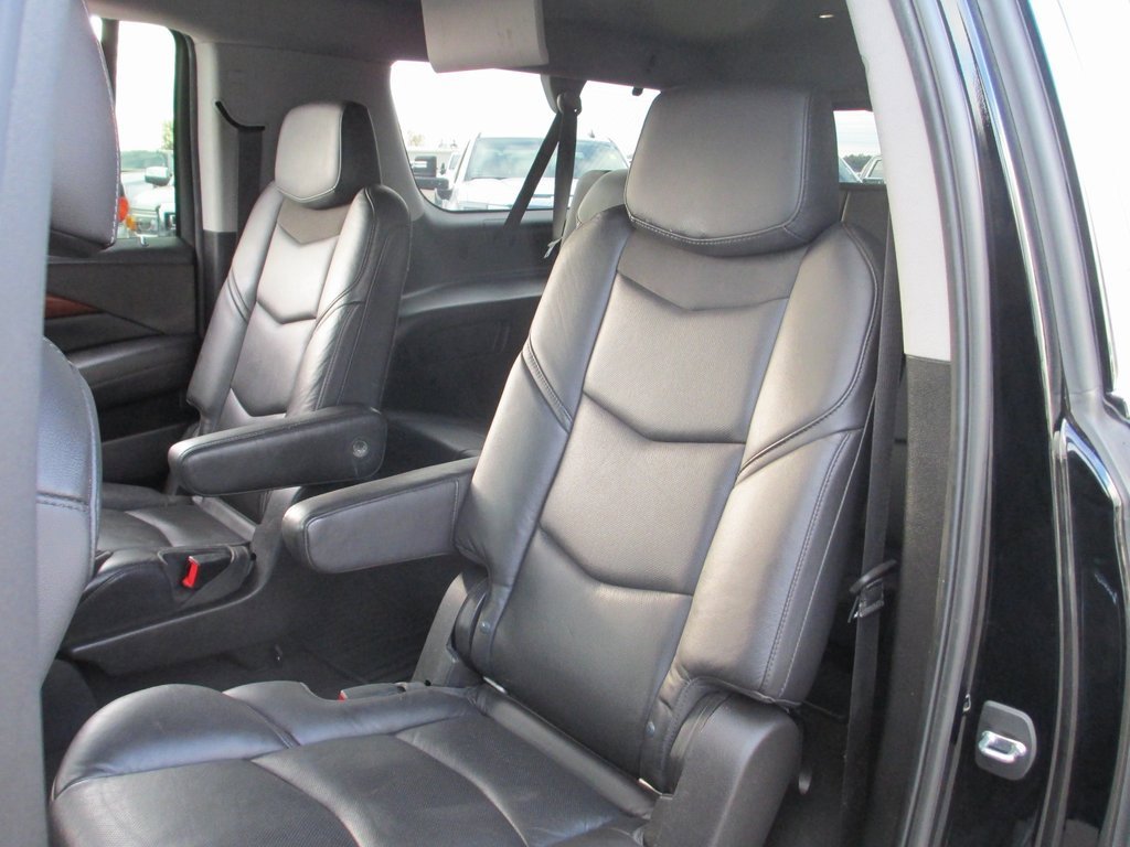 Used 2019 Cadillac Escalade ESV Premium Luxury image 22