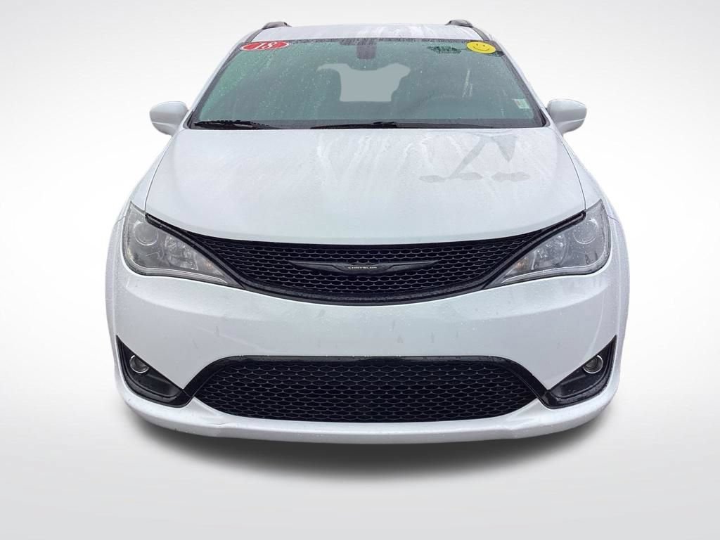 Used 2018 Chrysler Pacifica Touring-L Plus w/ S Appearance Package FWD image 2