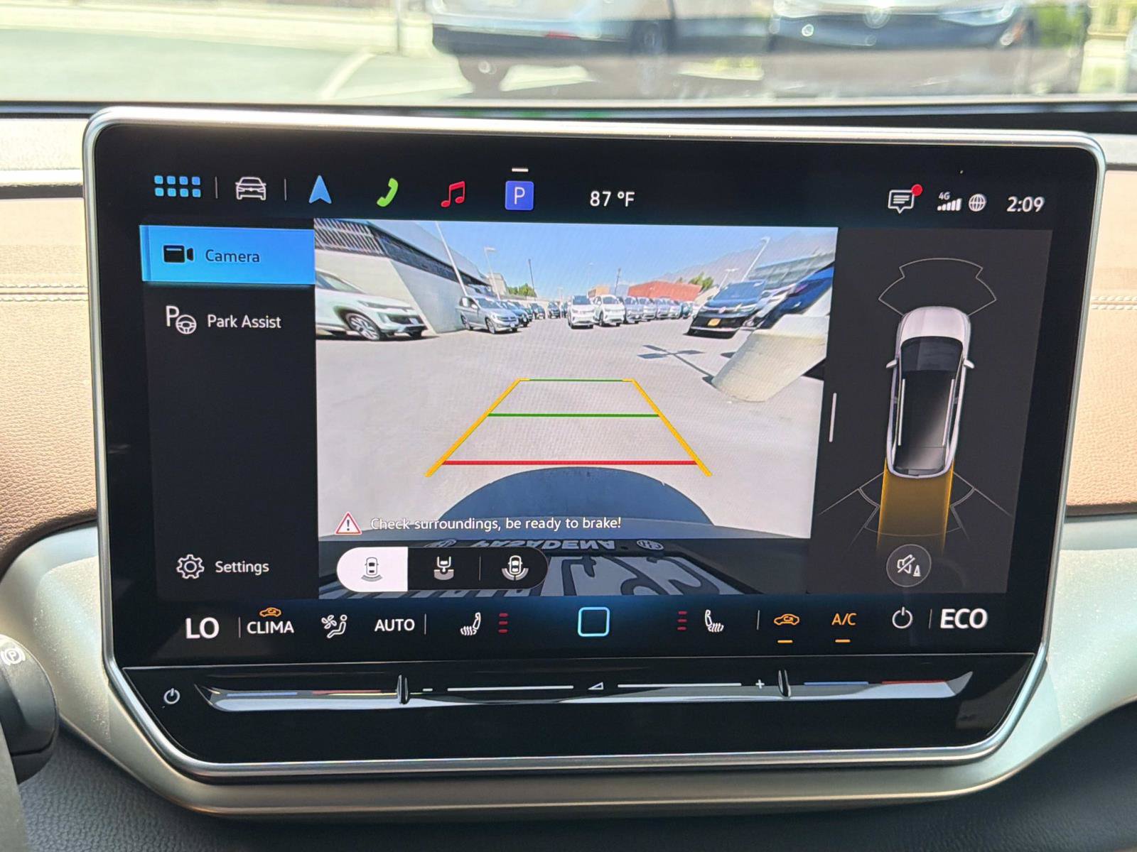 Certified 2025 Volkswagen ID.4 Pro AWD/4WD image 25