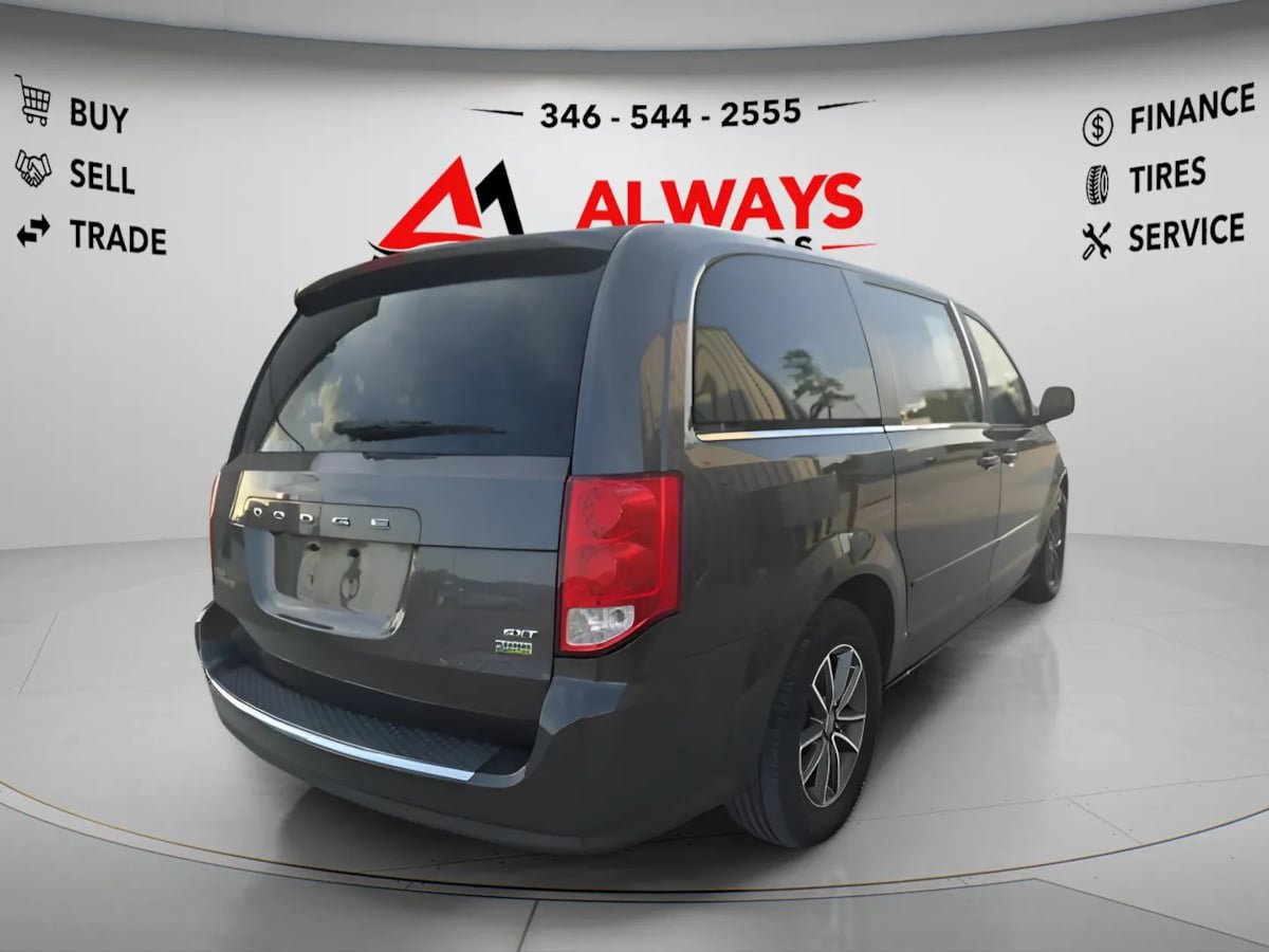 Used 2017 Dodge Grand Caravan SXT FWD image 15