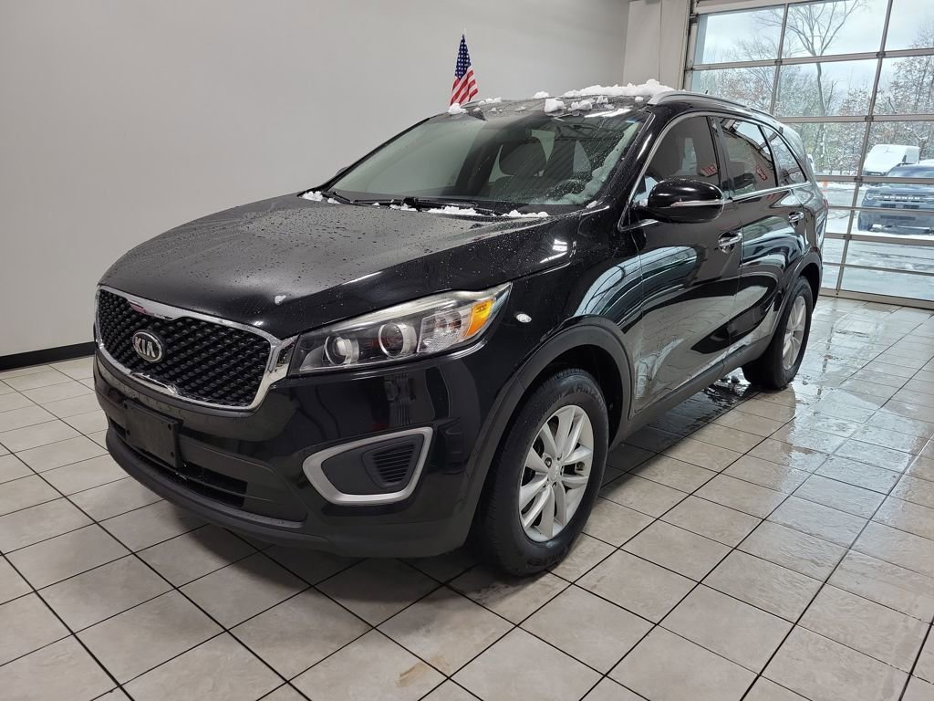 Used 2016 Kia Sorento LX image 2