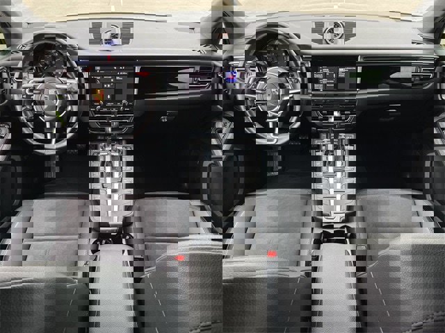 Used 2021 Porsche Macan image 9