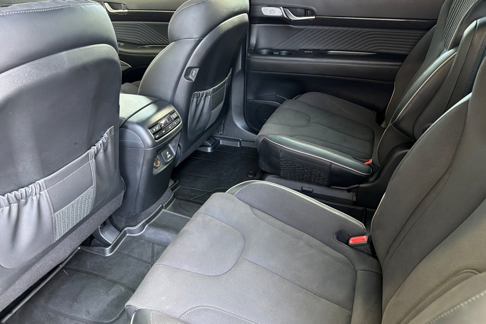 Used 2024 Hyundai Palisade Calligraphy AWD/4WD image 11