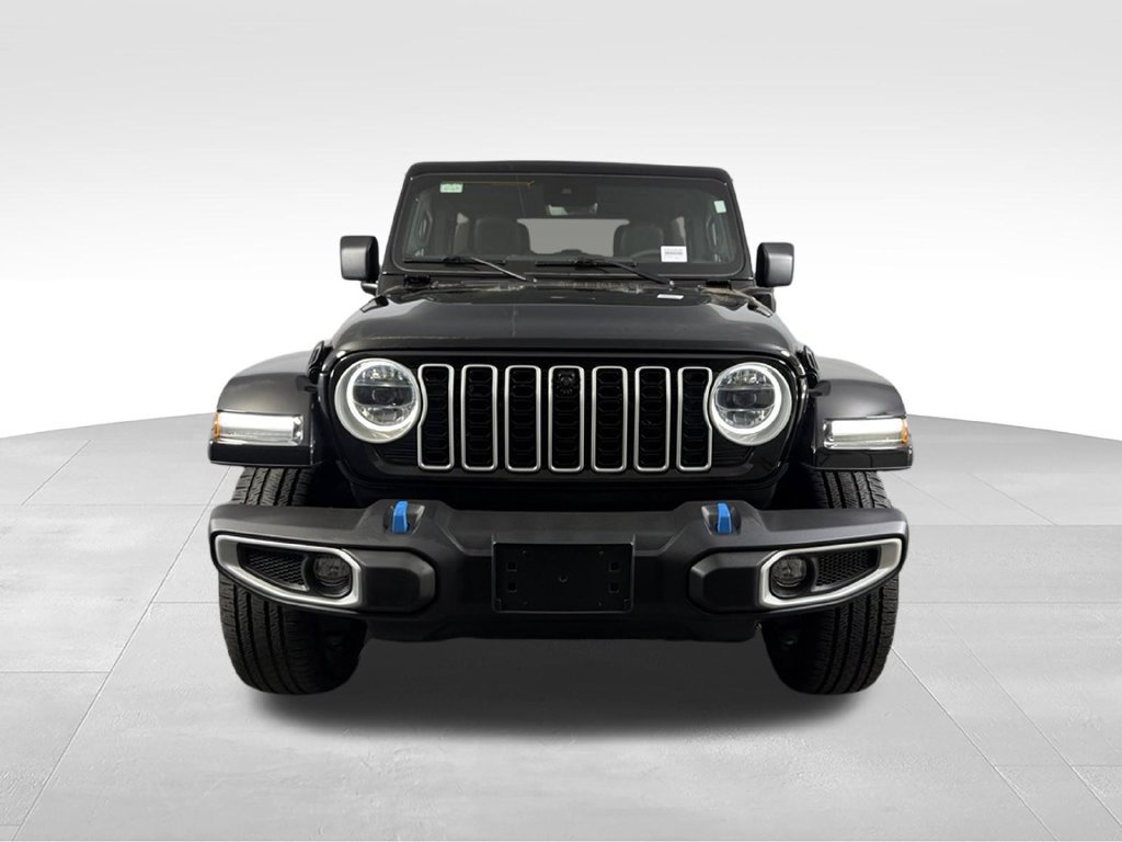 Used 2024 Jeep Wrangler Unlimited Sahara w/ Technology Group AWD/4WD image 3