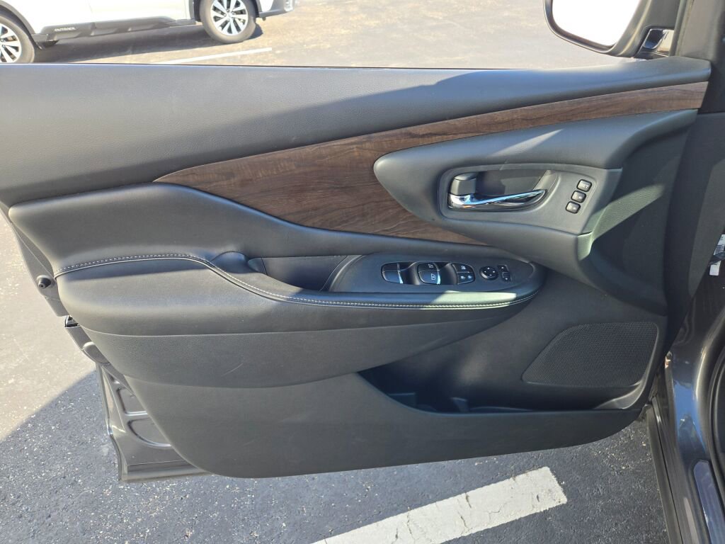 Used 2019 Nissan Murano Platinum image 17