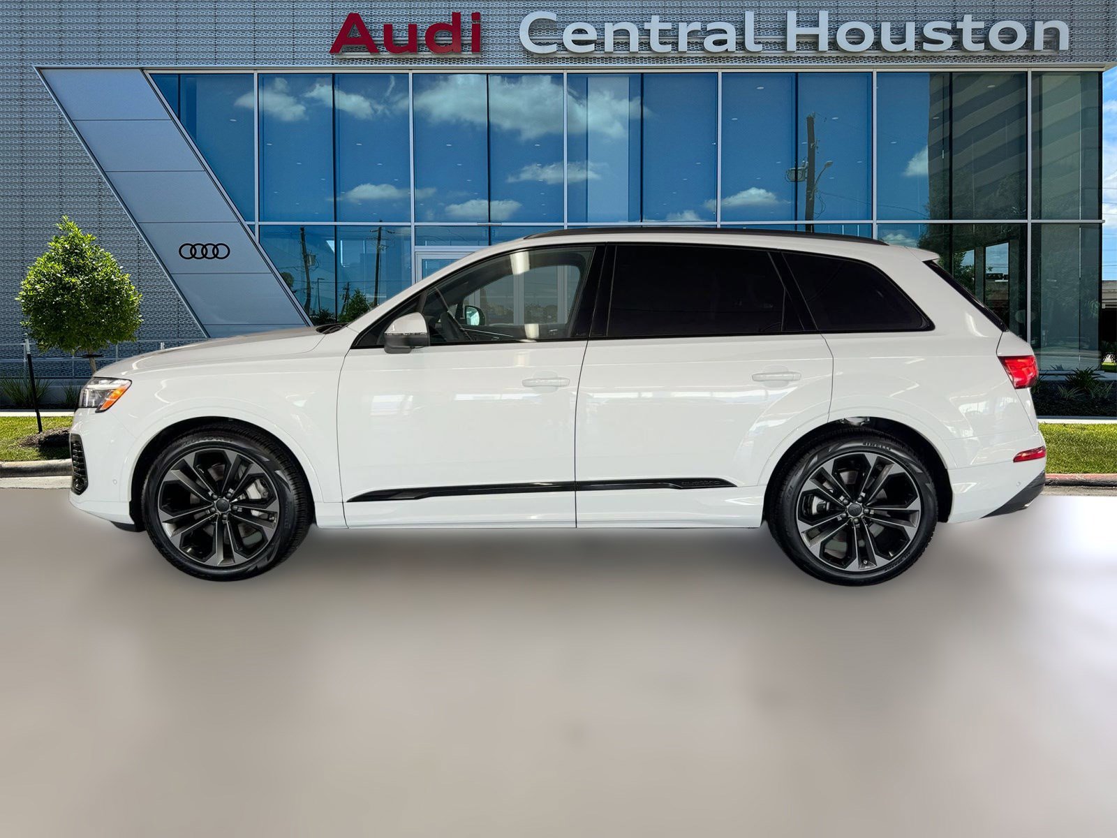 New 2026 Audi Q7 3.0T Prestige image 2