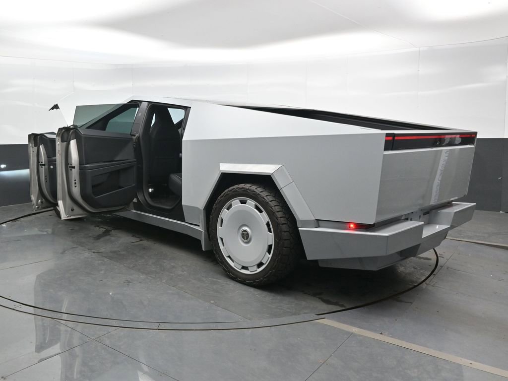 Used 2024 Tesla Cybertruck AWD Crew Cab image 47