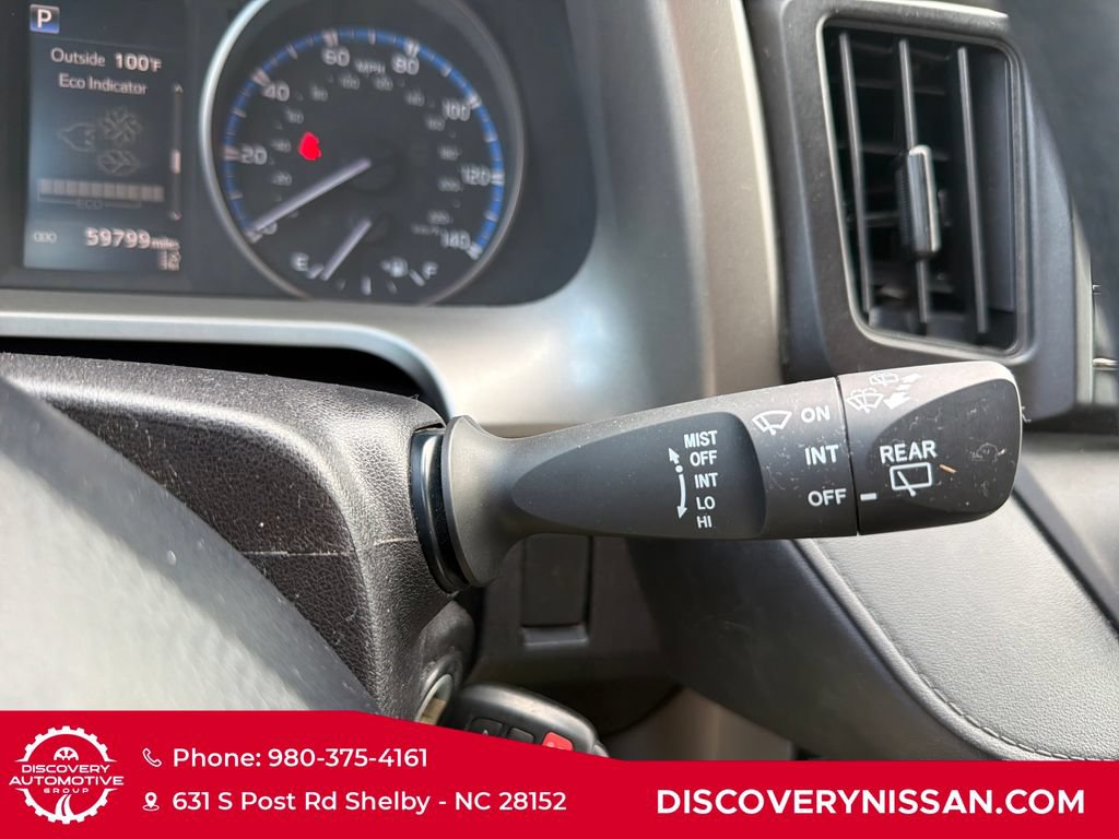Used 2018 Toyota RAV4 LE FWD image 27