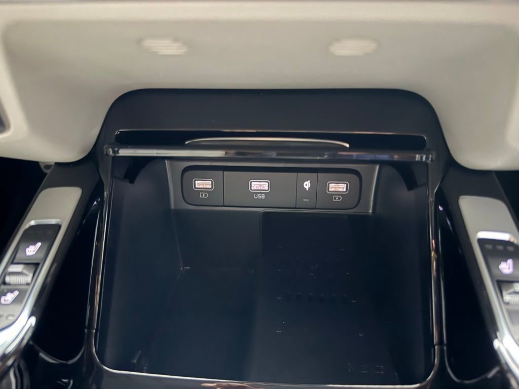 Used 2024 Kia Sorento SX Prestige image 17