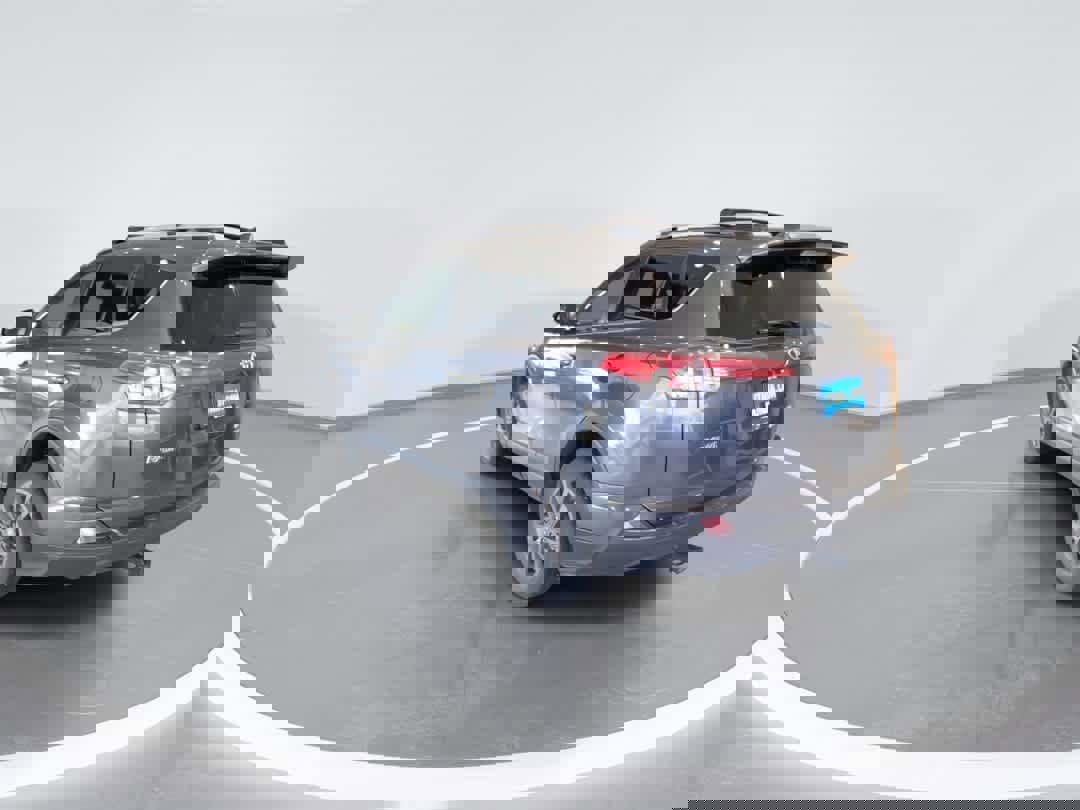 Used 2018 Toyota RAV4 LE w/ All Weather Liner Package image 7