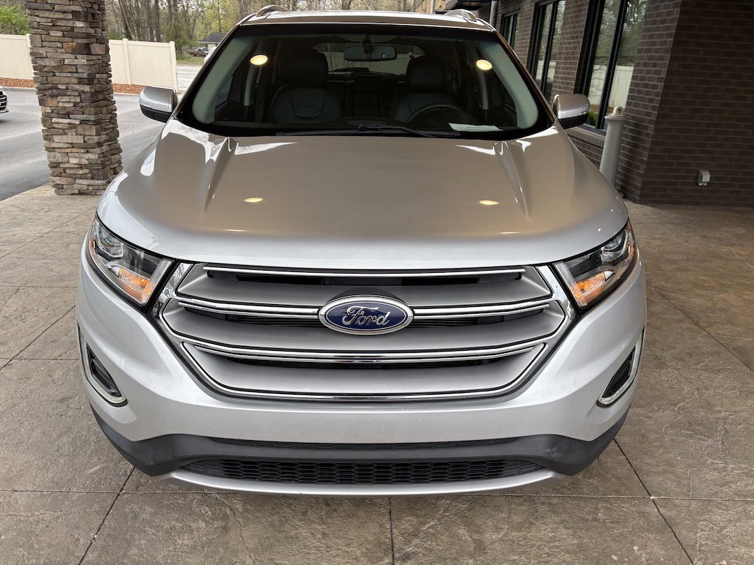 Used 2016 Ford Edge Titanium w/ Technology Package FWD image 3