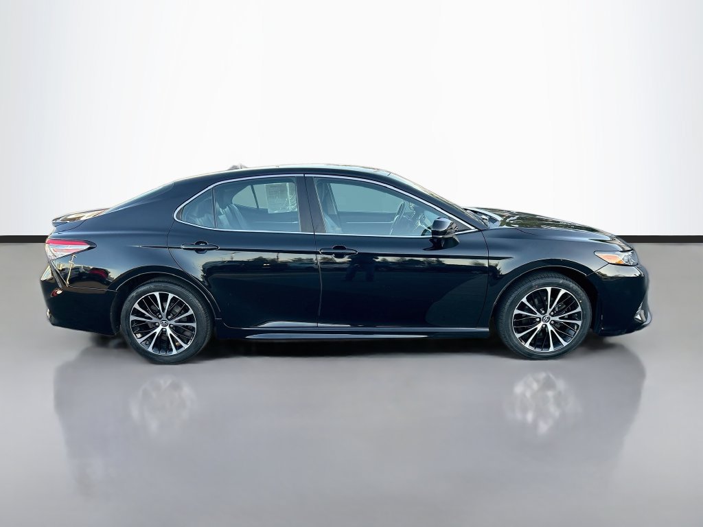 Used 2018 Toyota Camry SE FWD image 4