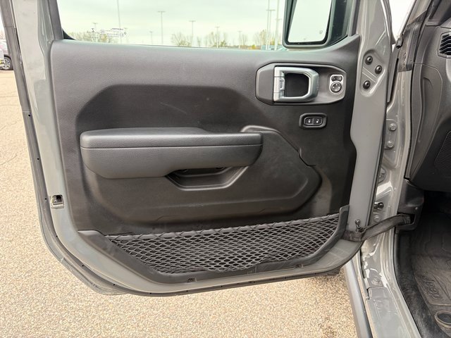 Used 2022 Jeep Gladiator Willys image 19