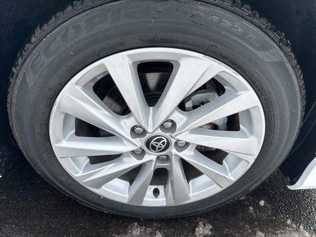 Used 2024 Toyota Camry LE FWD image 9