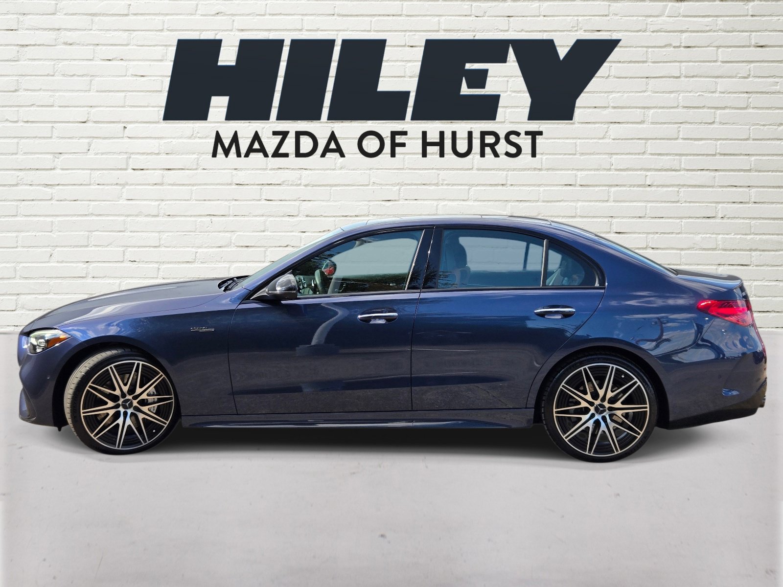 Used 2025 Mercedes-Benz C 43 AMG 4MATIC Sedan image 4