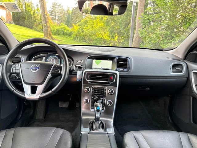 Used 2016 Volvo V60 T5 Platinum FWD image 9