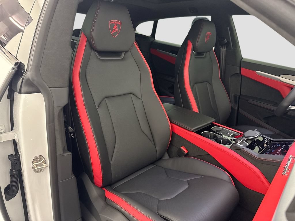 Used 2025 Lamborghini Urus Performante AWD/4WD image 28
