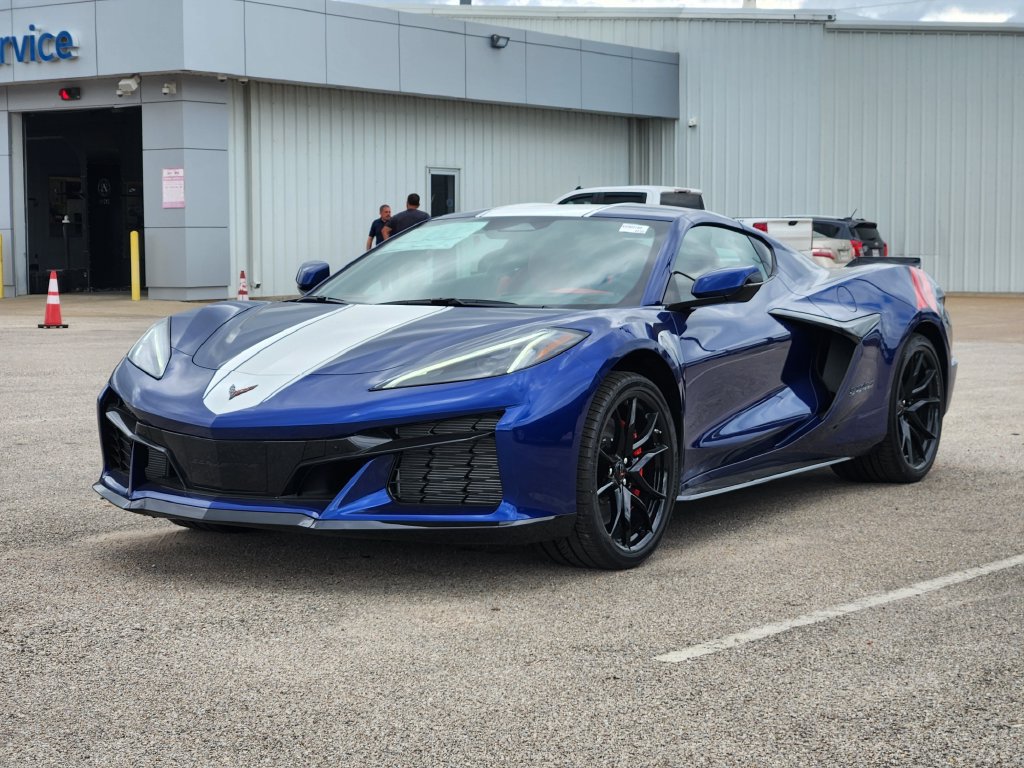 New 2027 Chevrolet Corvette Grand Sport w/ Stealth Interior Trim Package RWD image 2