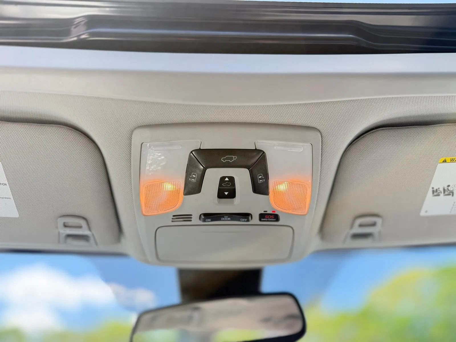 Used 2019 Toyota Sienna XLE w/ XLE Navigation Package FWD image 23