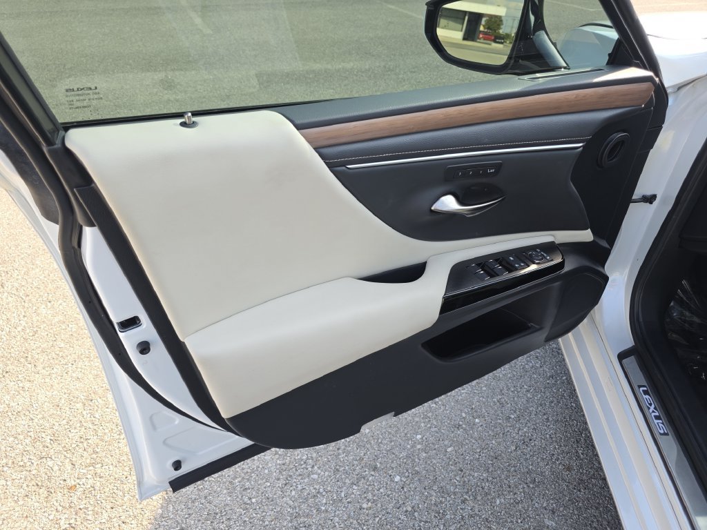 Certified 2023 Lexus ES 350 w/ Premium Package FWD image 17